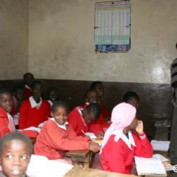 scuola allo slum di Kariobangi - reportage Kenya