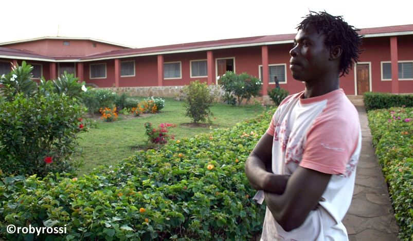 Bruno Portabene all'orfanotrofio di Malindi - reportage Kenya