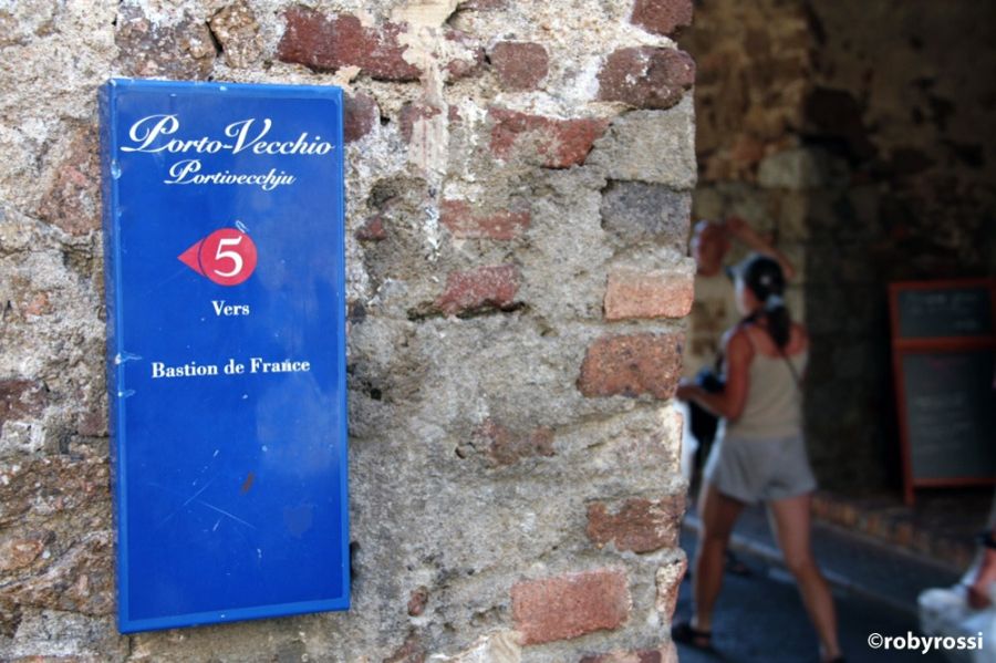 viaggio in Corsica - centro storico di Porto Vecchio - reportage Roby Rossi
