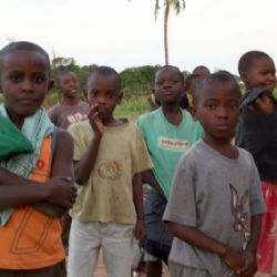 bambini all'orfanotrofio di Malindi