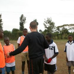 Nicolò dirige Alice Village Football Club - Karyobangi