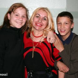 Ludmilla e Vlad con la direttrice dell'orfanotrofio