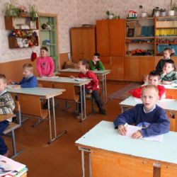 sui banchi di scuola dell'orfanotrofio